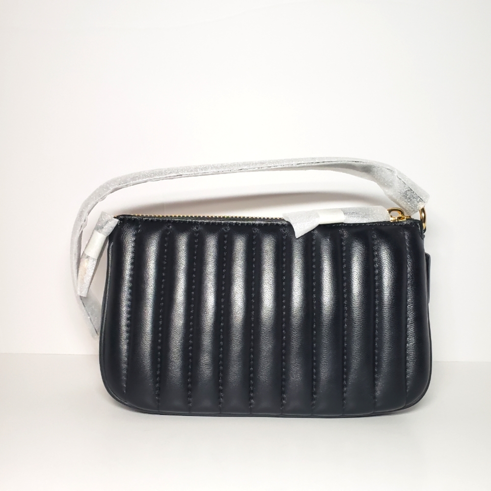 ❗SOLD❗COACH | Nolita 19 Wristlet Purse with Linear Quilting - Picture 6 of 15